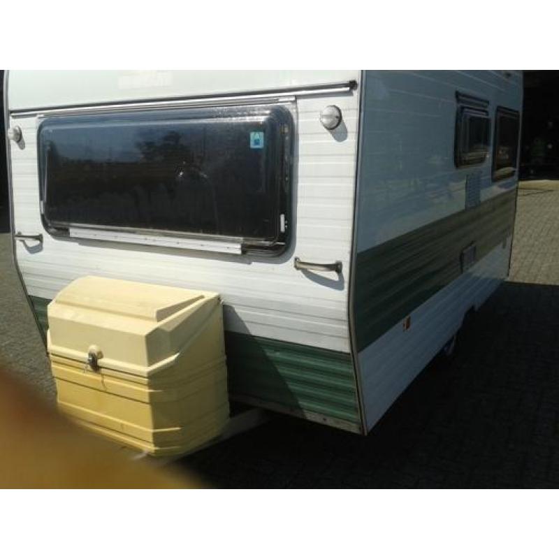 Oldtimer caravan Chateau 360 Touring Elite