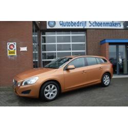 Volvo V60 1.6 D2 Kinetic + NAVI + CLIMA + CRUISE (bj 2012)