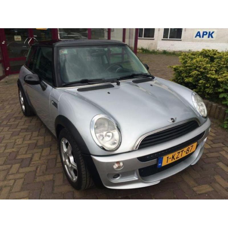 Mini Cooper 1.6 16V (bj 2002)