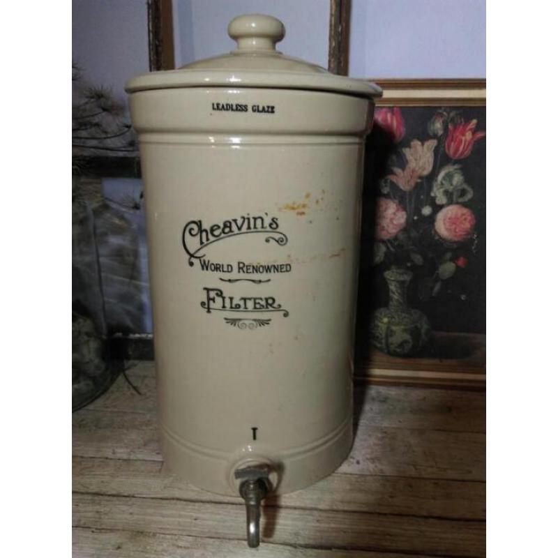 Oude brocante antiek cheavins waterfilter pot grespot filter