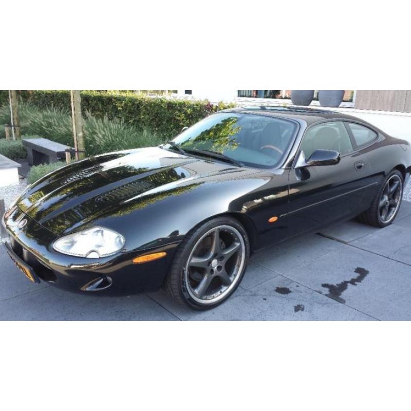 Jaguar XKR 4.0 Supercharger Coupe 2000 Zwart