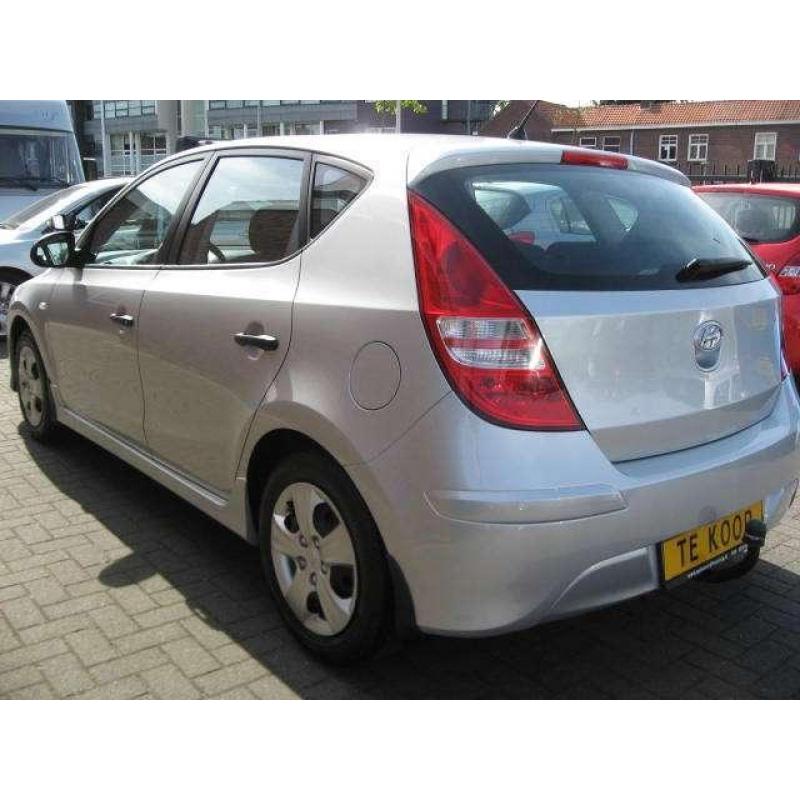 Hyundai i30 1.4i i-Drive Cool Airco Trekhaak en Zomer + wint