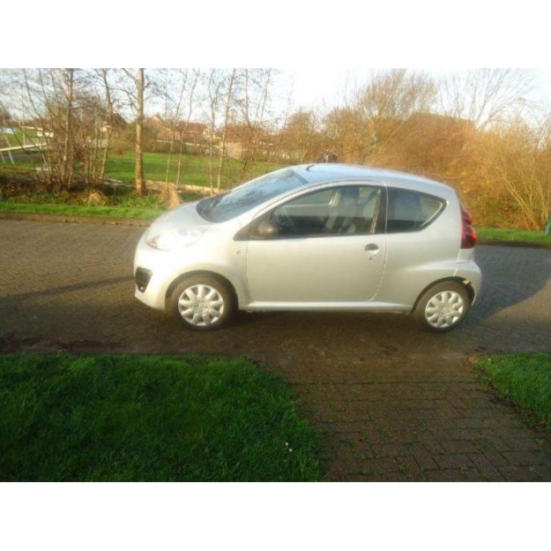 Peugeot 107 1.0 Access (bj 2013)