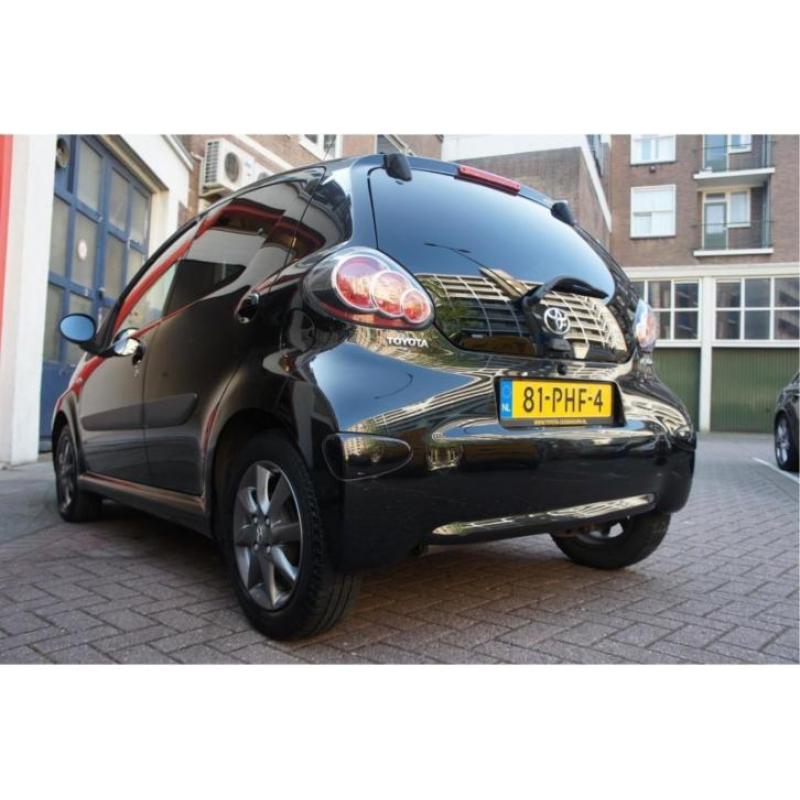 Toyota Aygo 1.0-12V DYNAMIC NAVIGATOR * AIRCO NAVI * 2 jr ga