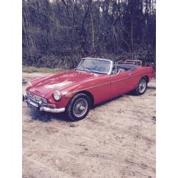 MG *b*b 1.8 Cabriolet 1972 Rood