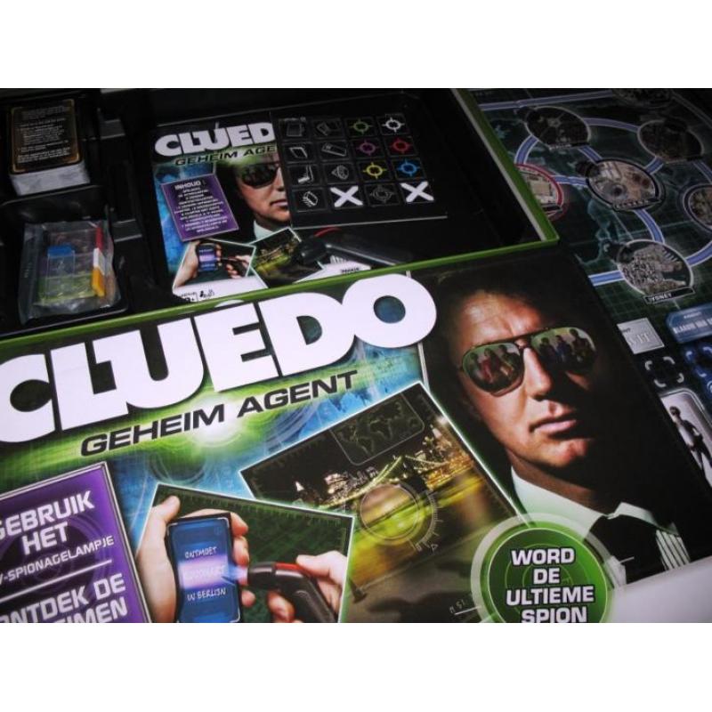 Spel Cluedo geheim agent incl UV spionagelampje NIEUW