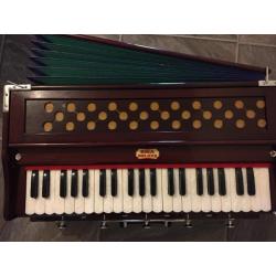 Harmonium Bina Deluxe .