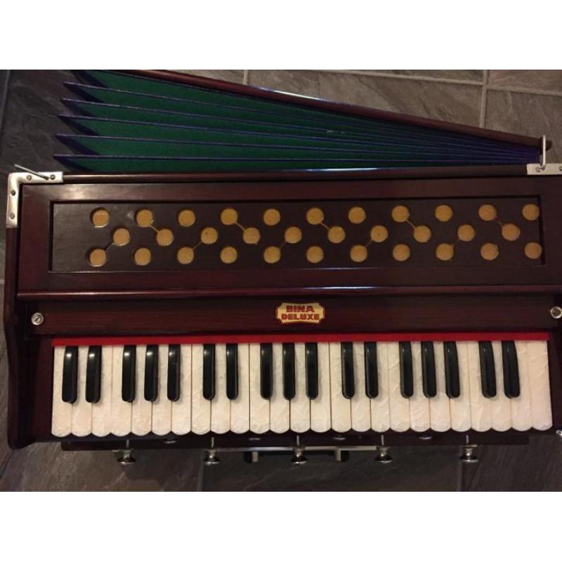 Harmonium Bina Deluxe .