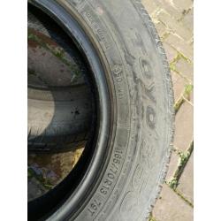 2x Autobanden Toyota 350 165/70R13 79T