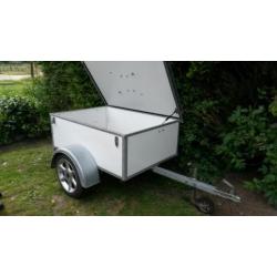 kleine dichte aanhanger / bagagewagen