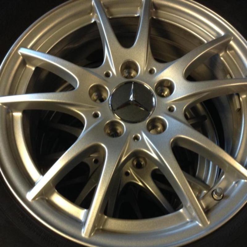 Mercedes set 16" ORIGINEEL !( A-B-CLA-klasse). NIEUW !!!