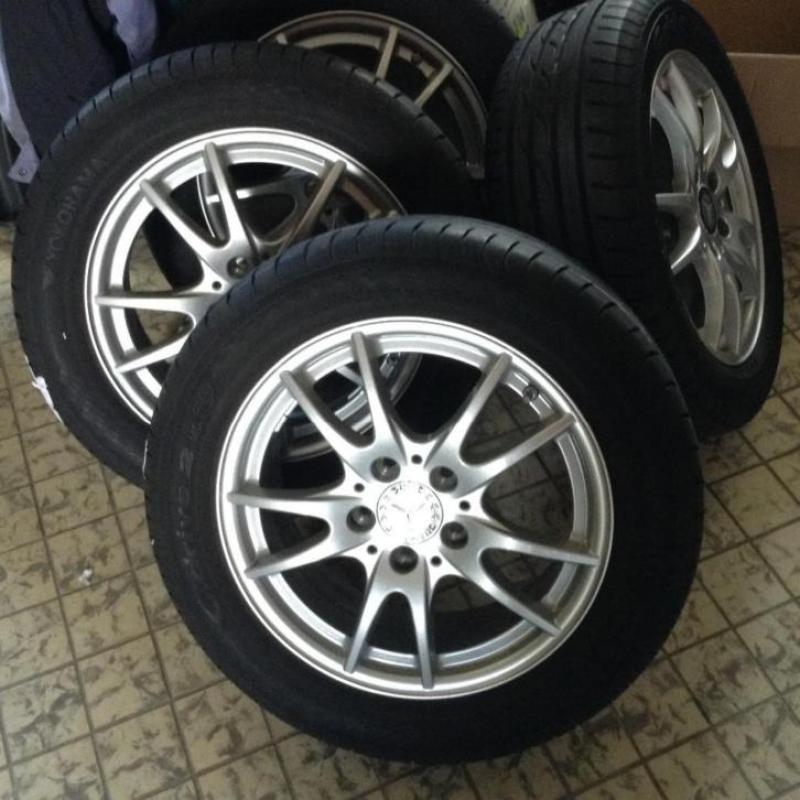 Mercedes set 16" ORIGINEEL !( A-B-CLA-klasse). NIEUW !!!