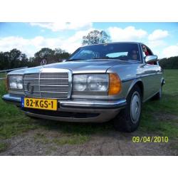 Mercedes 230CE 1985 Champagne Metallic