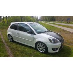 Ford Fiesta 2.0 - 16V ST - 2006 Parelmoer wit