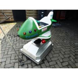 Vliegtuigje Kiddy Ride met muntinworp