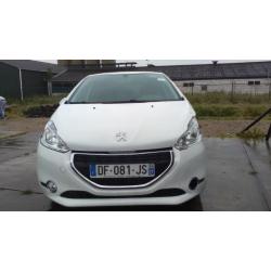 peugeot 208 1.4 hdi org 48000 km geh rijdbaar super schade