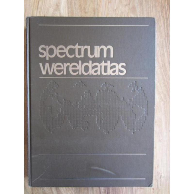 Grote SPECTRUM WERELDATLAS