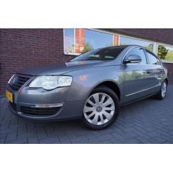 Volkswagen Passat 2.0 FSI Comfort *Automaat* Navigatie SALE