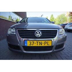 Volkswagen Passat 2.0 FSI Comfort *Automaat* Navigatie SALE