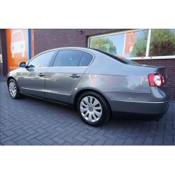 Volkswagen Passat 2.0 FSI Comfort *Automaat* Navigatie SALE