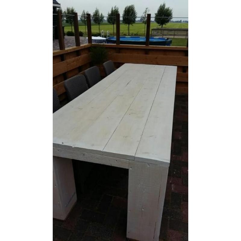 steigerhouten tafel