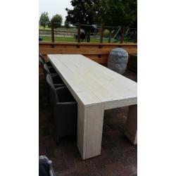 steigerhouten tafel