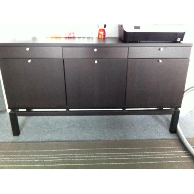 Donkerbruin dressoir