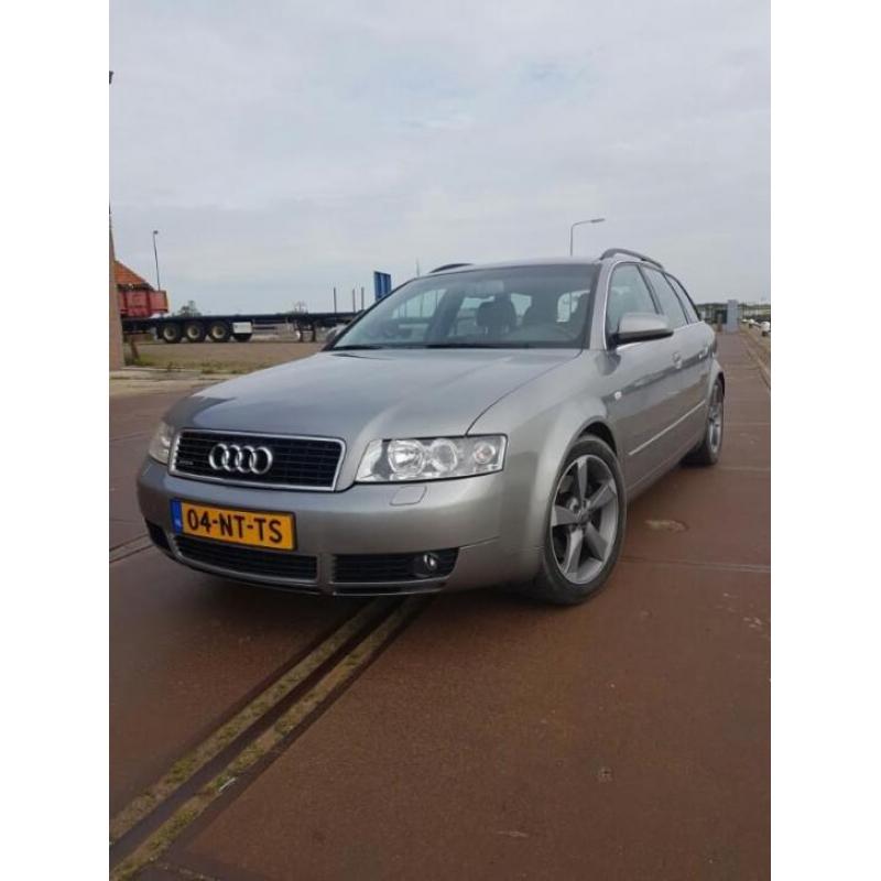 Audi A4 3.0 V6 Avant 162KW Quattro AUT 2004 Grijs