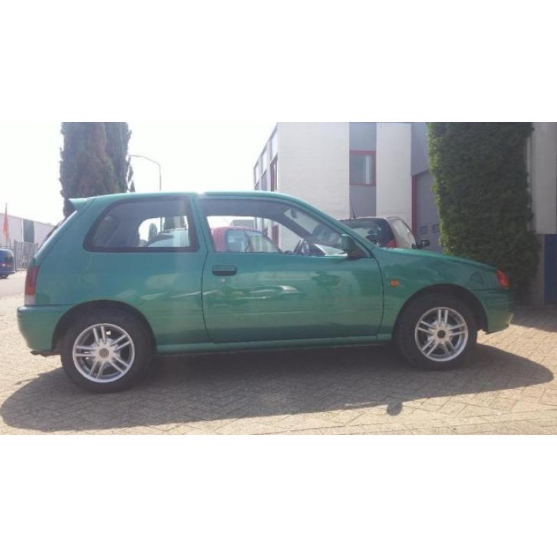 Toyota Starlet 1.3 16V 1998 Groen