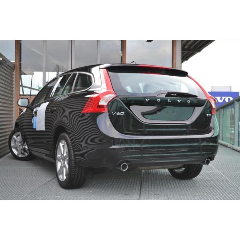 Volvo V60 T3 MOMENTUM GEARTRONIC / NAVI / TEL / PDC