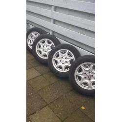 velgen + banden mercedes15 inch C klasse 2004 orgineel