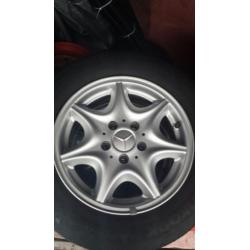 velgen + banden mercedes15 inch C klasse 2004 orgineel