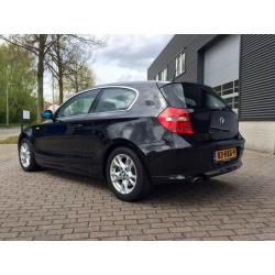 BMW 1 Serie 118D 136pk Corporate Bsn Line 3drs 2009 Zwart