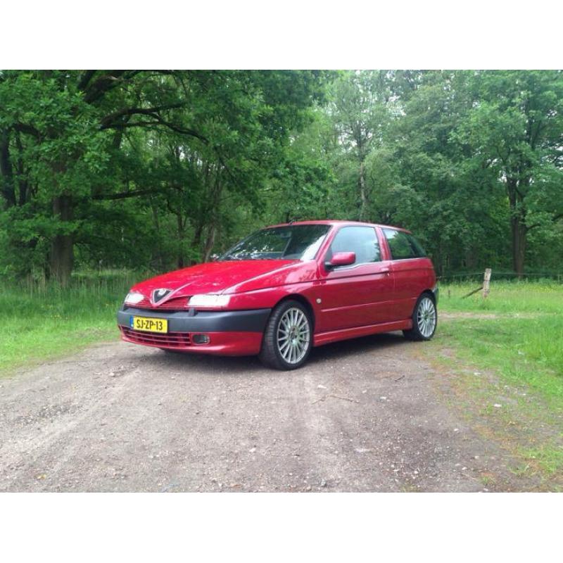 Alfa Romeo Alfa-145 2.0 QV 1997 Rood