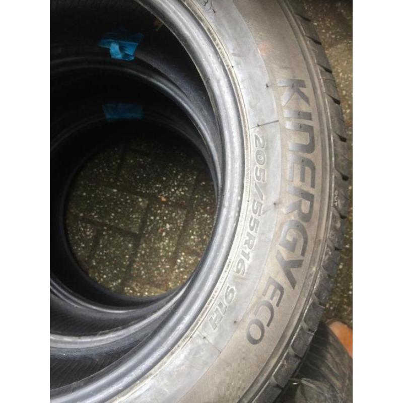 Zgan hankook 205/55/16 kinergy bamden