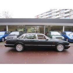 Daimler Super V8 4.0 V8 LWB in NIEUWSTAAT ! (bj 1998)