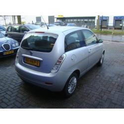 Lancia Ypsilon 1.2 31-12-2008 Grijs m 2009 airco elec-pakket