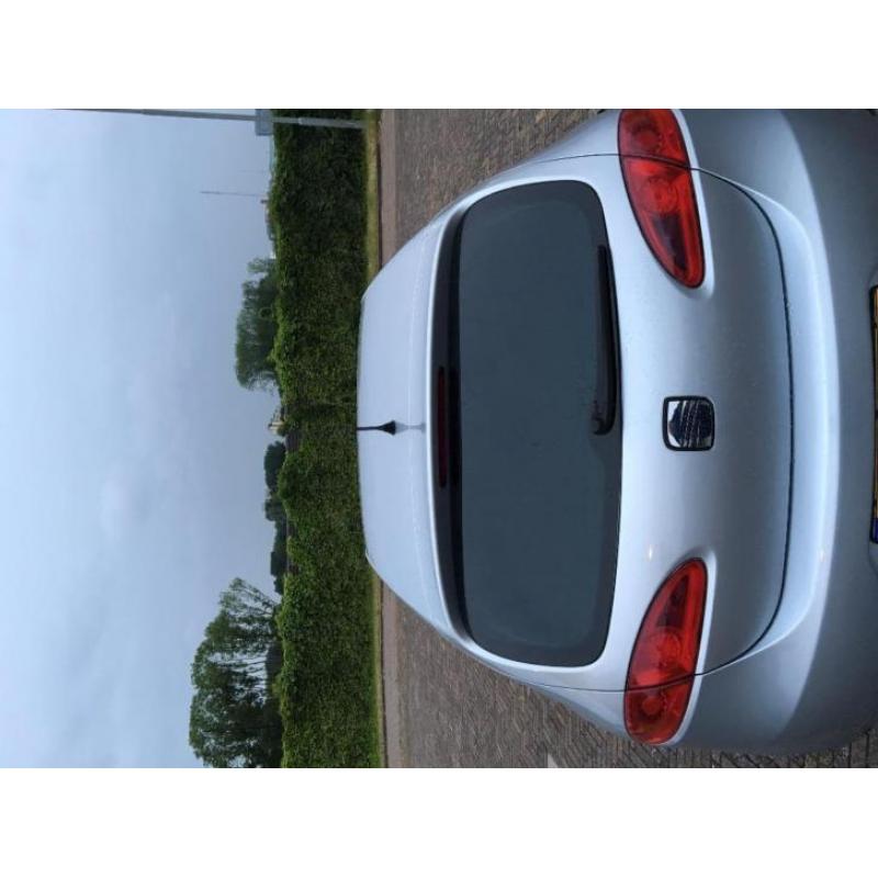 Seat Leon 1.6 75KW 2007 Grijs