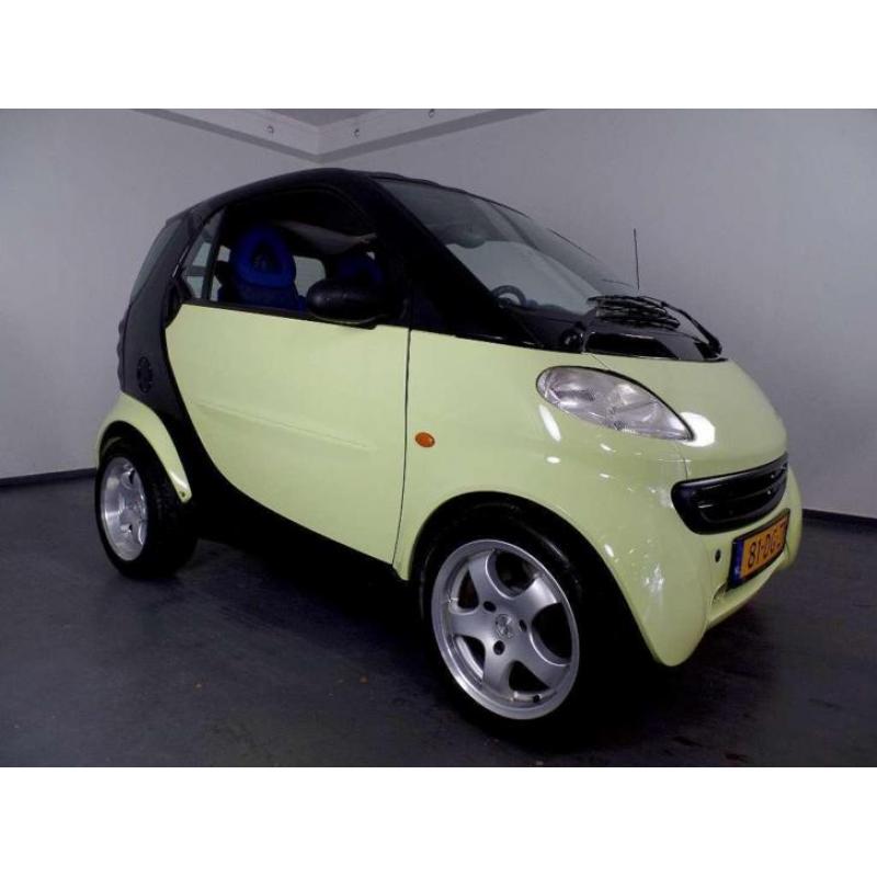 smart City-Coupe smart & pure, motor rookt iets