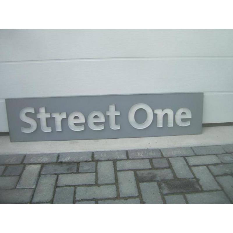 Reclame van STREET ONE