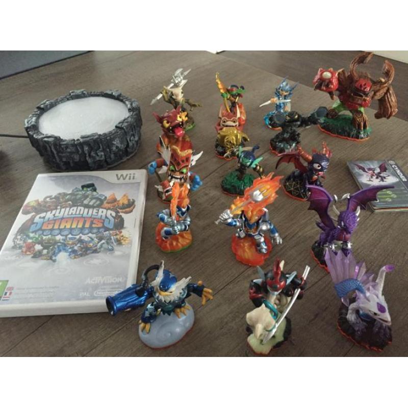 Skylanders game + figuren