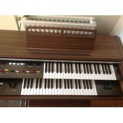 nette Yamaha B-4CR orgel met kruk