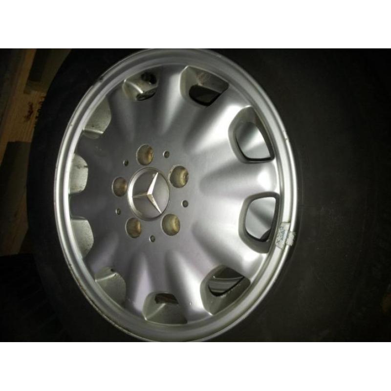 Set van 4 originele Mercedes velgen 15 inch