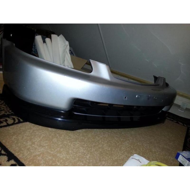 OEM voorbumper civic 96-2000 Pre-facelift striploos