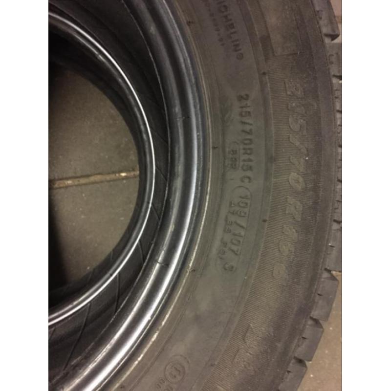 215/70 R15 C 109/107S Michelin Agilis