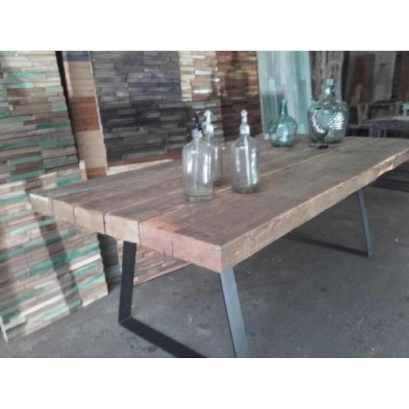 unieke robuuste stoere oud houten eiken tafel eettafel