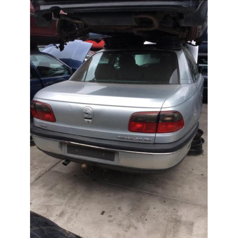 Opel omega 2.0 16v