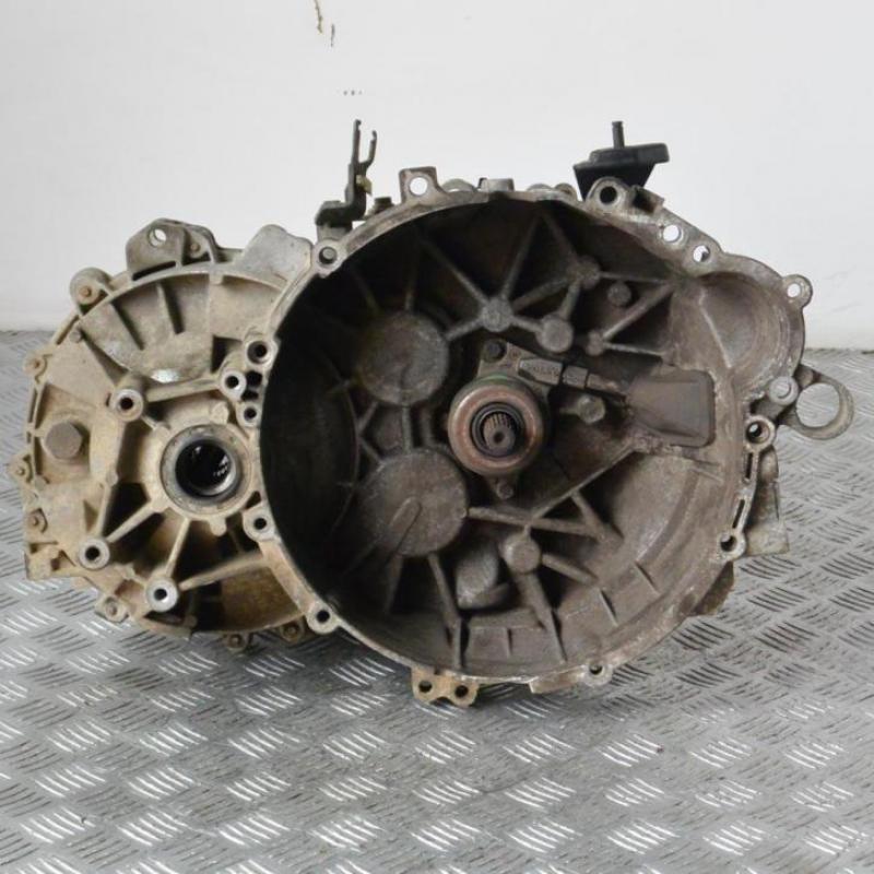 Gearbox Volvo V40 2.0 Petrol Manual 5 Gear 2000 01023712