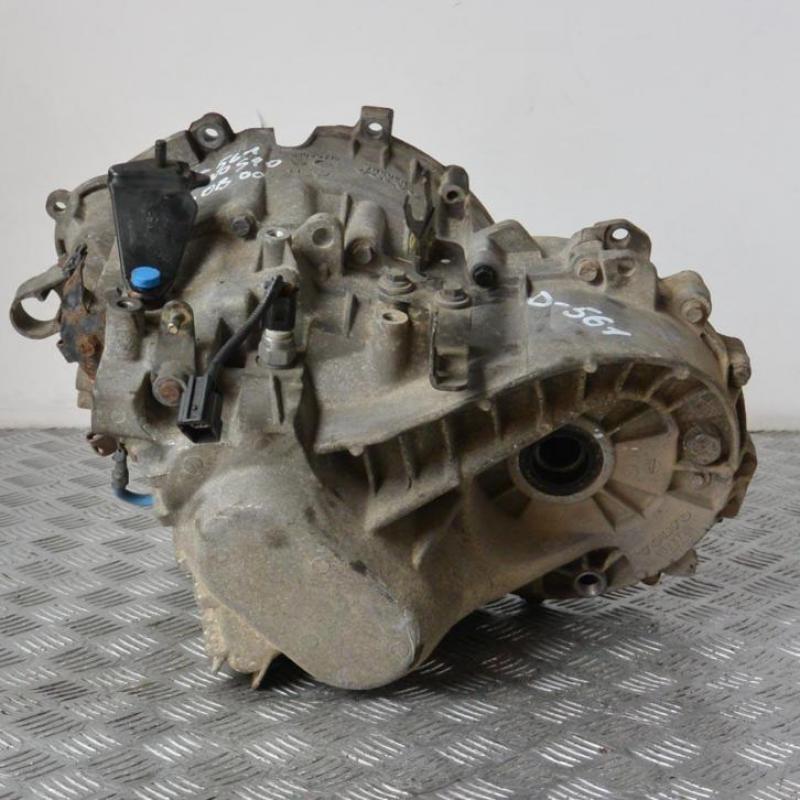 Gearbox Volvo V40 2.0 Petrol Manual 5 Gear 2000 01023712