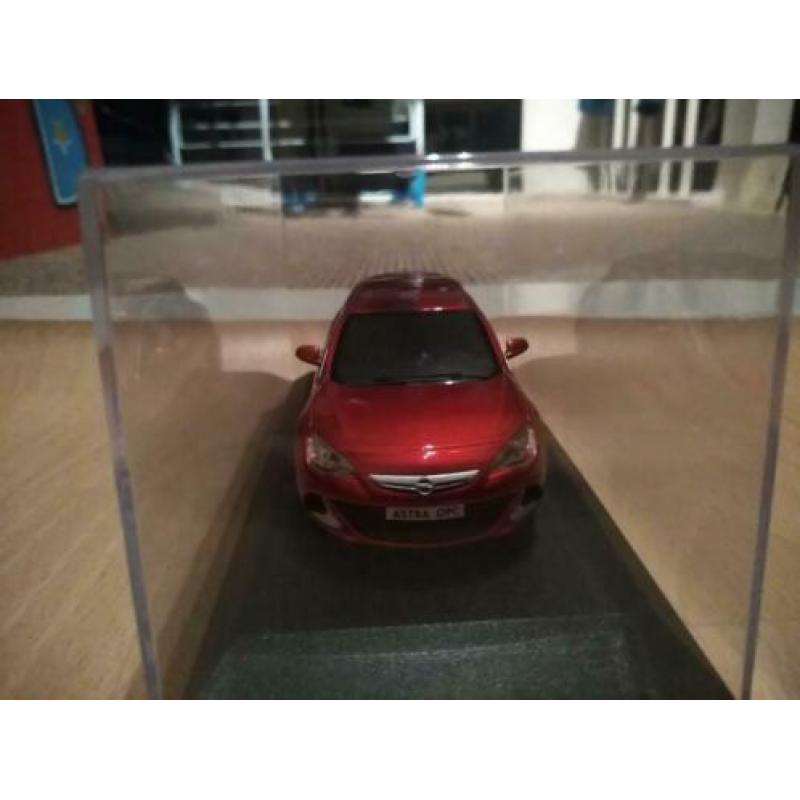 Opel Astra J Opc Rood i-scale 1:43 (incl ovp)